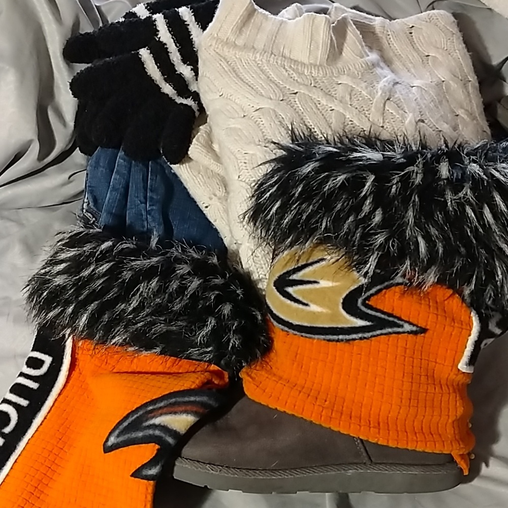 Duck Sport Boot cover HUGS your Uggs